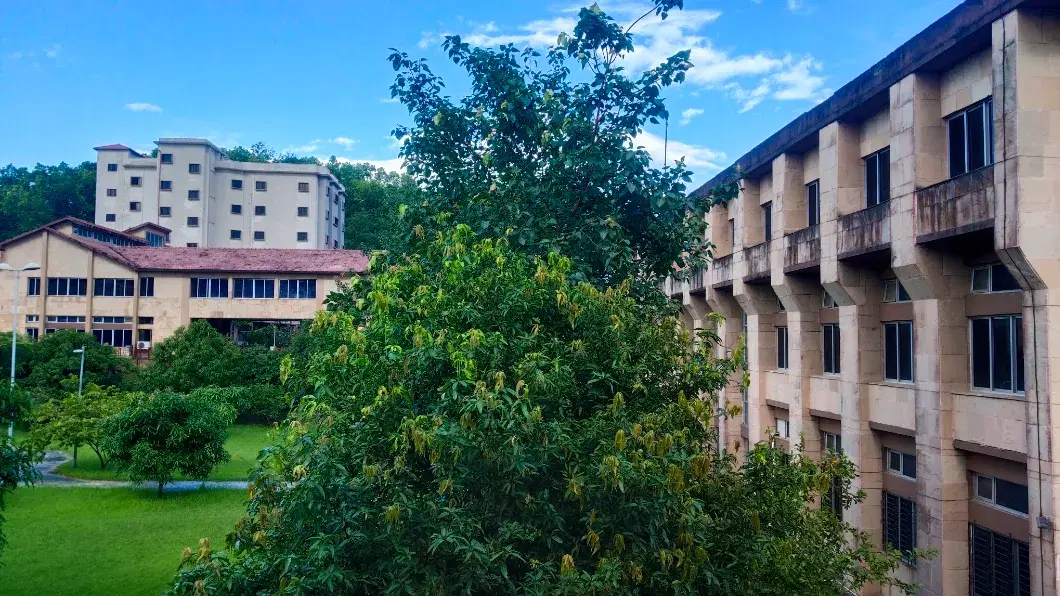 IIT Guwahati Academic building photo 2